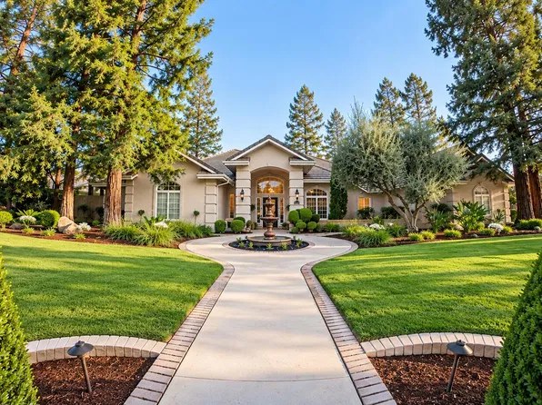 5230 W Lakewood Drive, Visalia, CA 93291