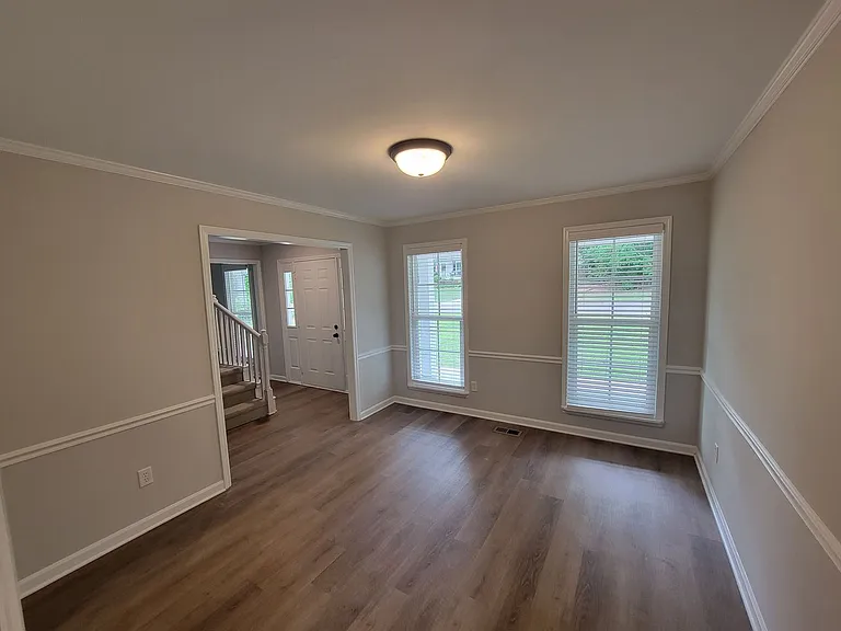 165 Ashley Cir — Photo 4