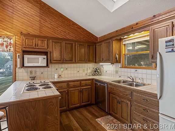5th image of 132 Point Lookout Dr