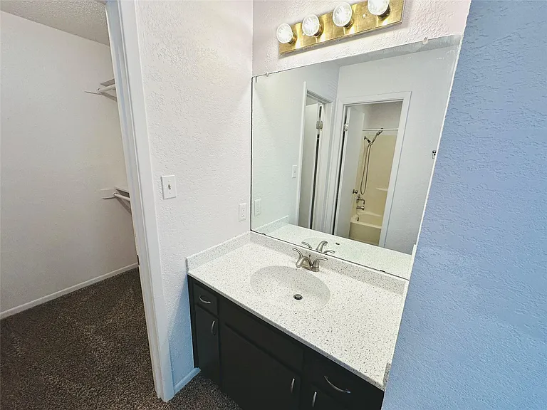 1002 Ridgemont St — Photo 28