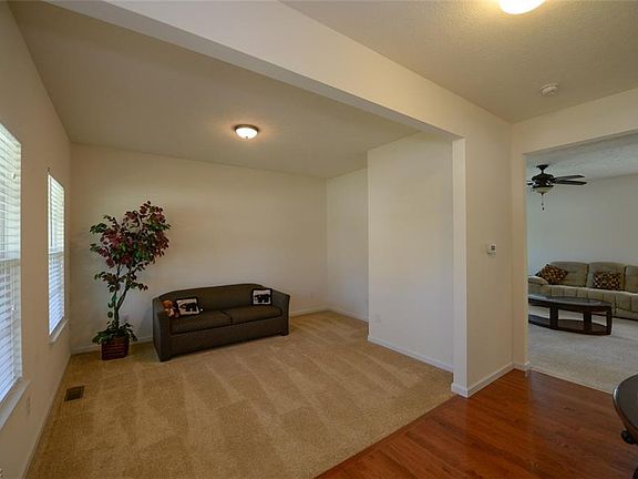 4th image of 10237 Yorkshire Way