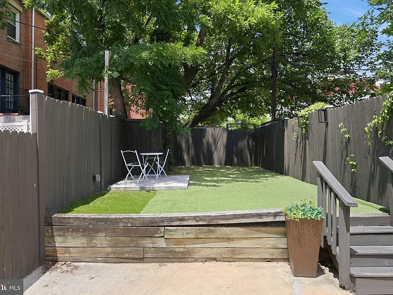 708 I St SE #A — Photo 31