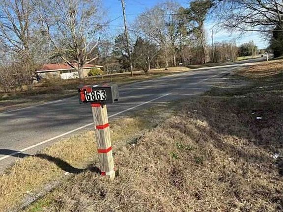 Exterior Neighborhood (street photo)