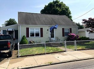 15 Benedict St, Pawtucket, RI 02861