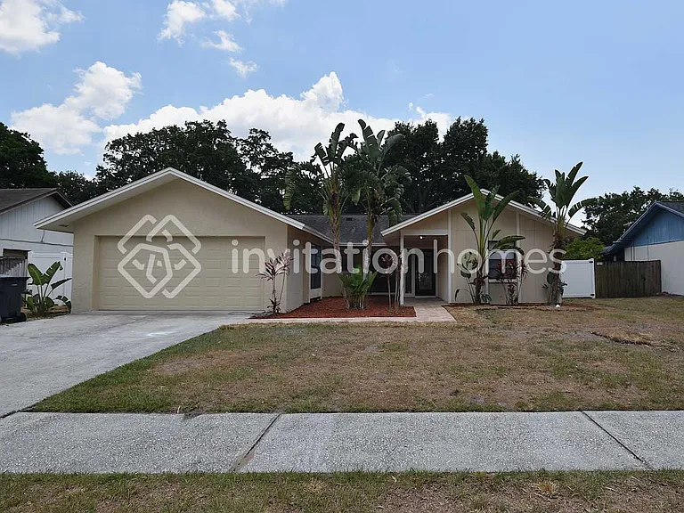 1617 Carter Oaks Dr — Photo 1