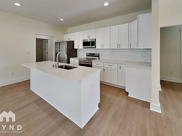 501 Everette St — Photo 5