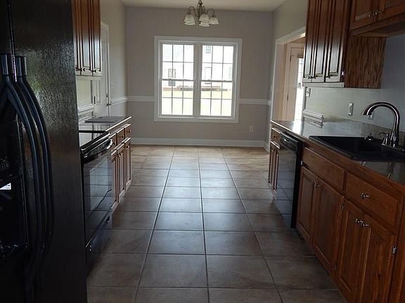 4th image of 15 Slate Dr