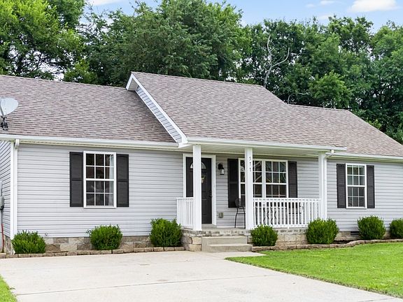 3rd image of 577 Oakmont Dr
