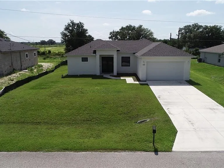 343 Rawlings Ave — Photo 2