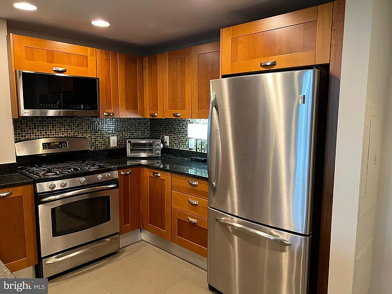 2451 Midtown Ave #606 — Photo 12