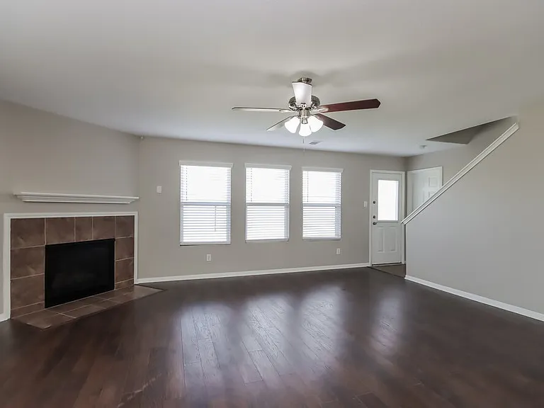 7215 Fox Scene Dr — Photo 4