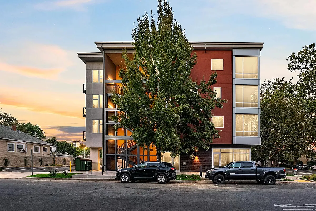 Building Photo - 927 U St #404