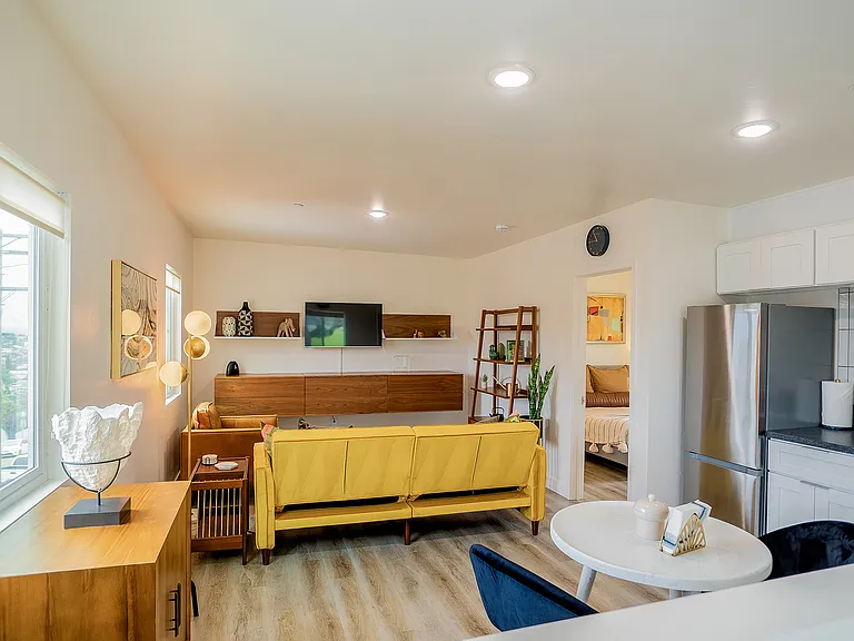 350.5 27th St. - Main Living Space