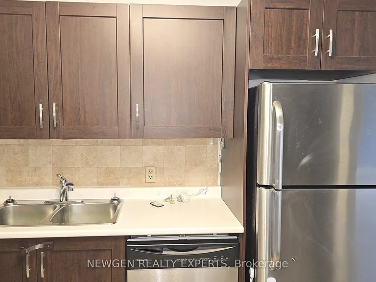 35 Trailwood Dr #312 — Photo 4