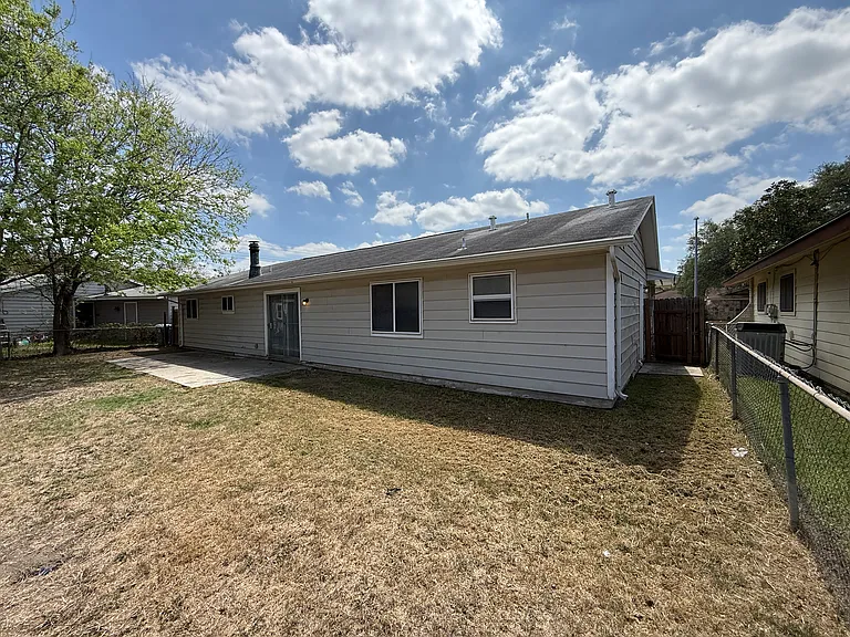5015 David Scott Dr — Photo 3