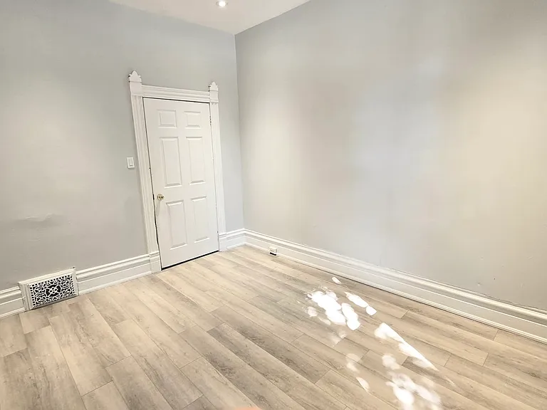 107 Erie Ave #1 — Photo 11
