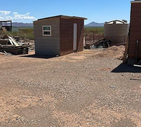 2nd image of 2000 N Wood Canyon Rd #4