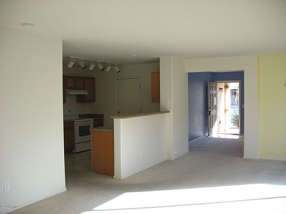 5th image of 1420 E Holiday Dr