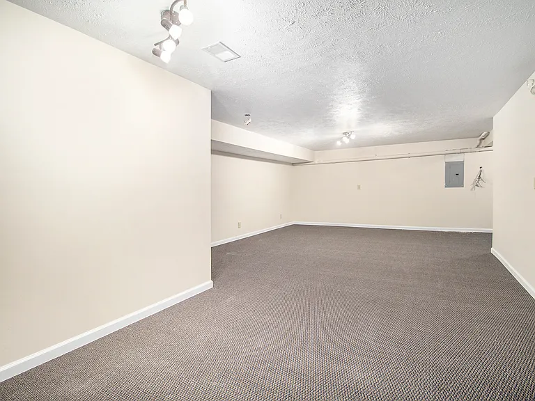 3728 Lincolnway E #A — Photo 6