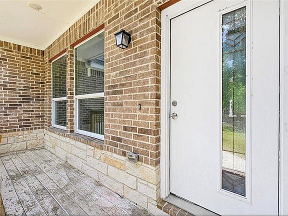 3rd image of 2332 Margaret St