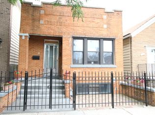 2839 S Emerald Ave, Chicago, IL 60616