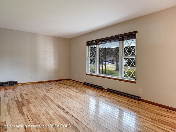3rd image of 1101 Northcrest Rd