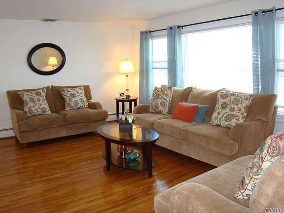 3rd image of 90 Lake Dr