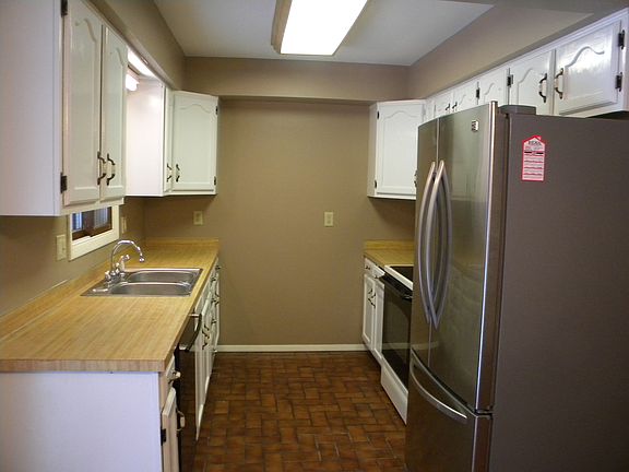 3rd image of 2400 E Wheeler St