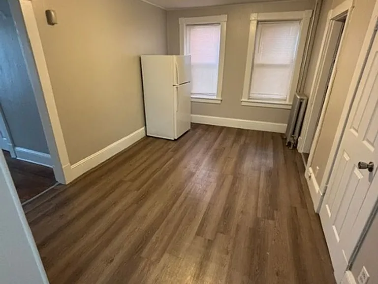 91 E Park St — Photo 4
