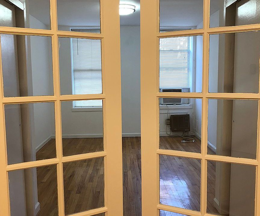 1st image of 978 2nd Ave #2E
