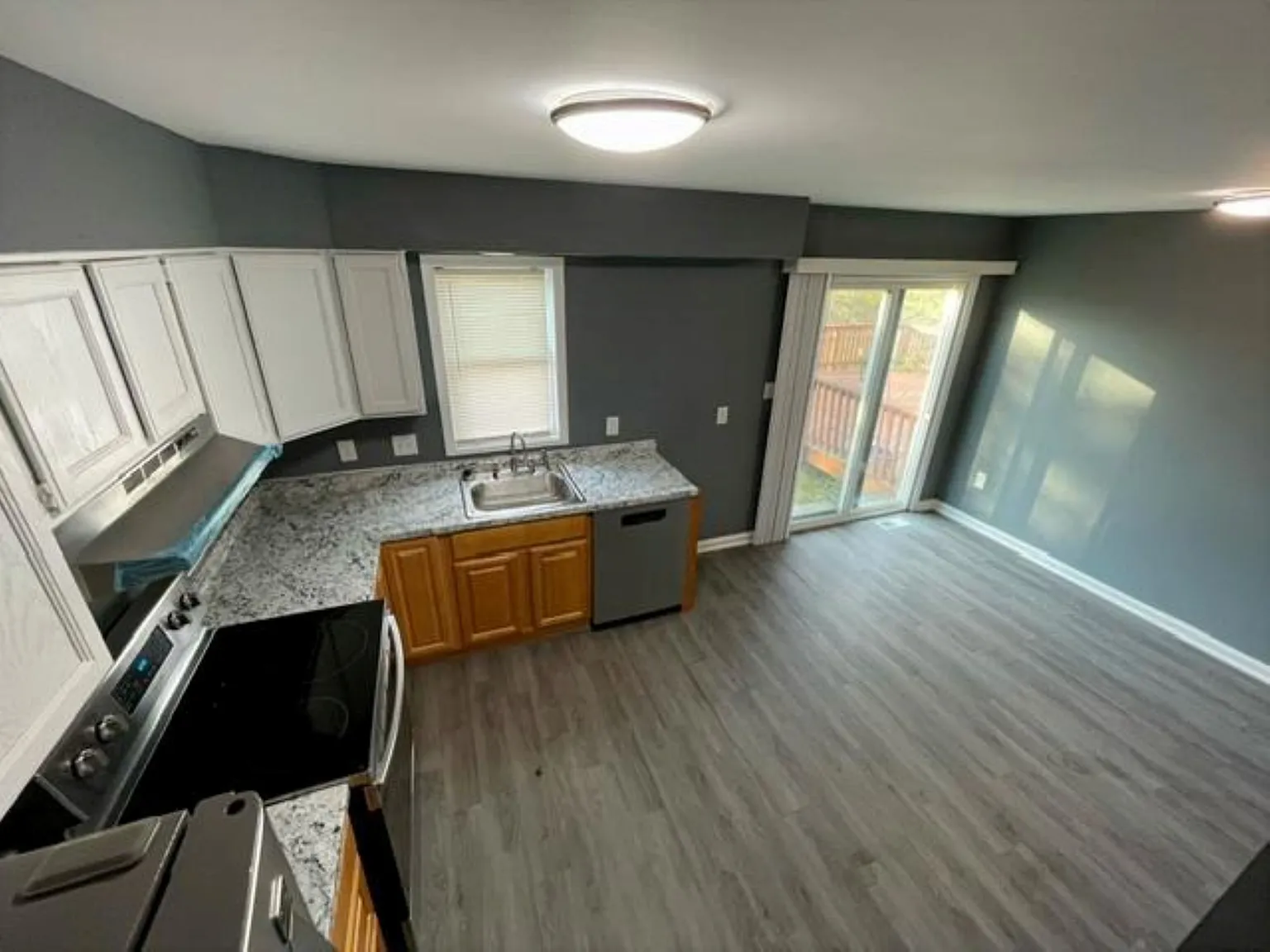 3 bed, 1.5 bath, 1080 sqft, $2,199 — Photo 4