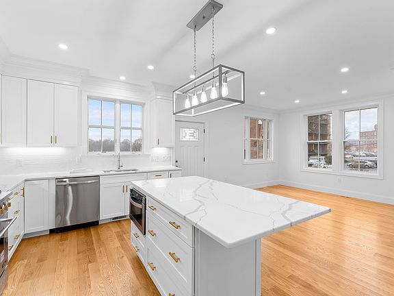 5th image of 41 Union St #B