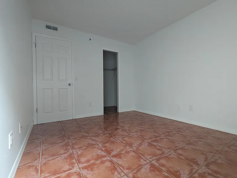 5102 Puritan Cir #5101 — Photo 16