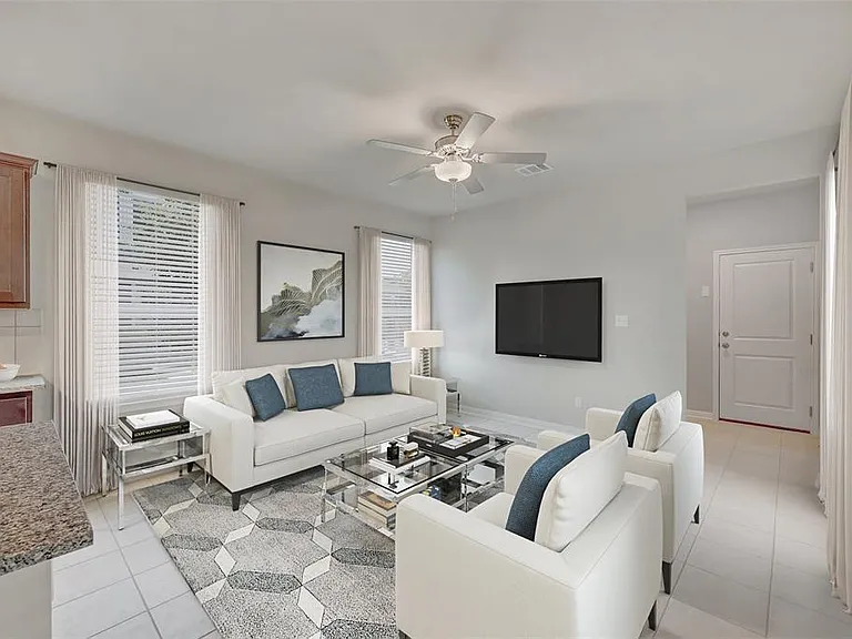 305 Toddy Way — Photo 3