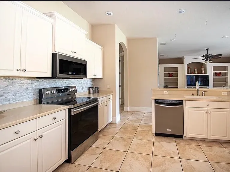 6237 Ashley Dr — Photo 36