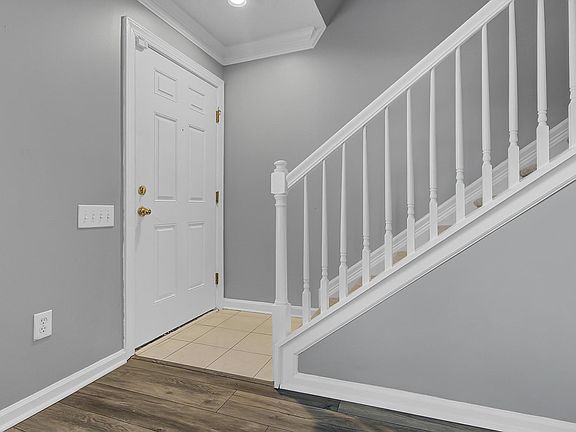 5th image of 4881 Habersham Ln