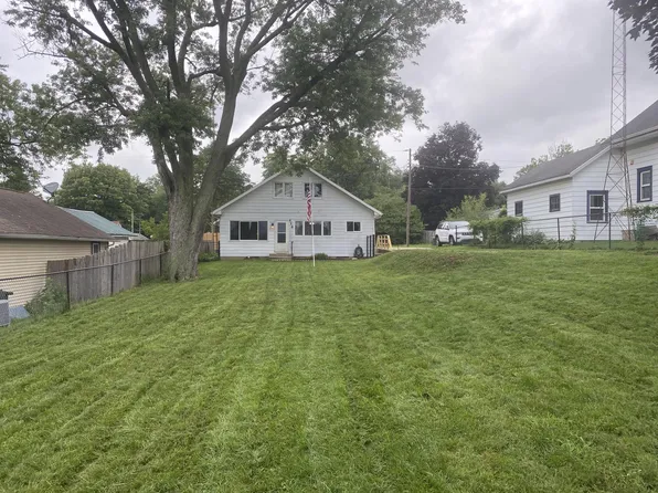 416 W Chicago St, Buchanan, MI 49107