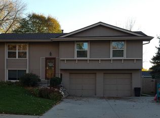 15105 Davenport Cir, Omaha, NE 68154