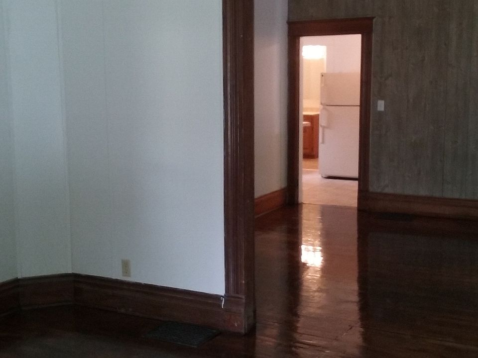 1st image of 806 W Ash St
