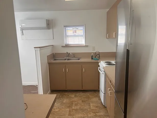 1320 Granada Ave — Photo 4