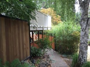 4975 W Hillside Dr, Eugene, OR 97405