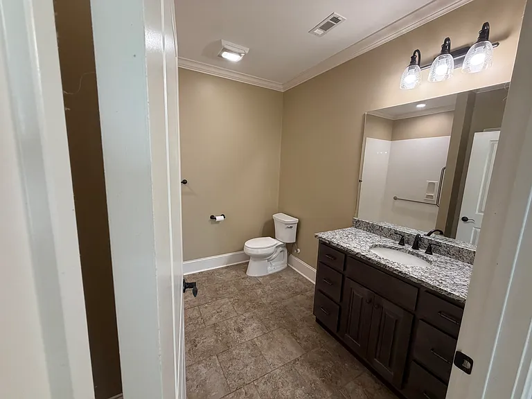 6 Charlton St NW #9 — Photo 2