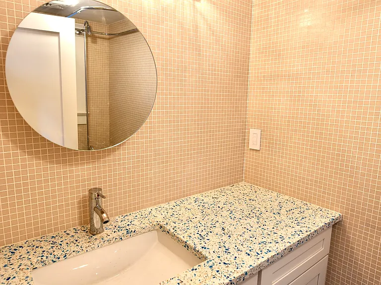 557 Lake Ave — Photo 52