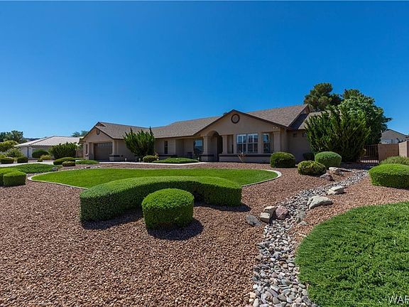3rd image of 3940 Pueblo Ln