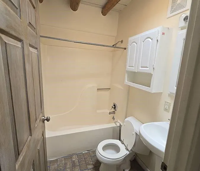 246 Casados St — Photo 6