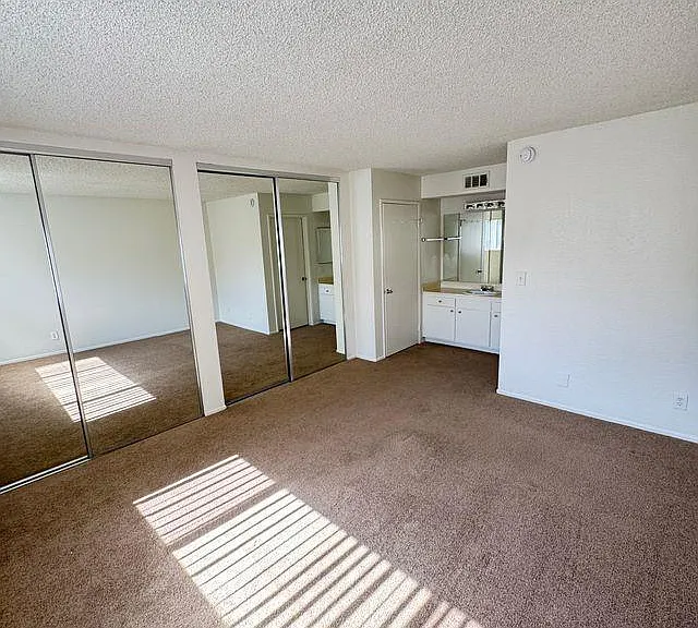 18144 Burbank Blvd #203 — Photo 26