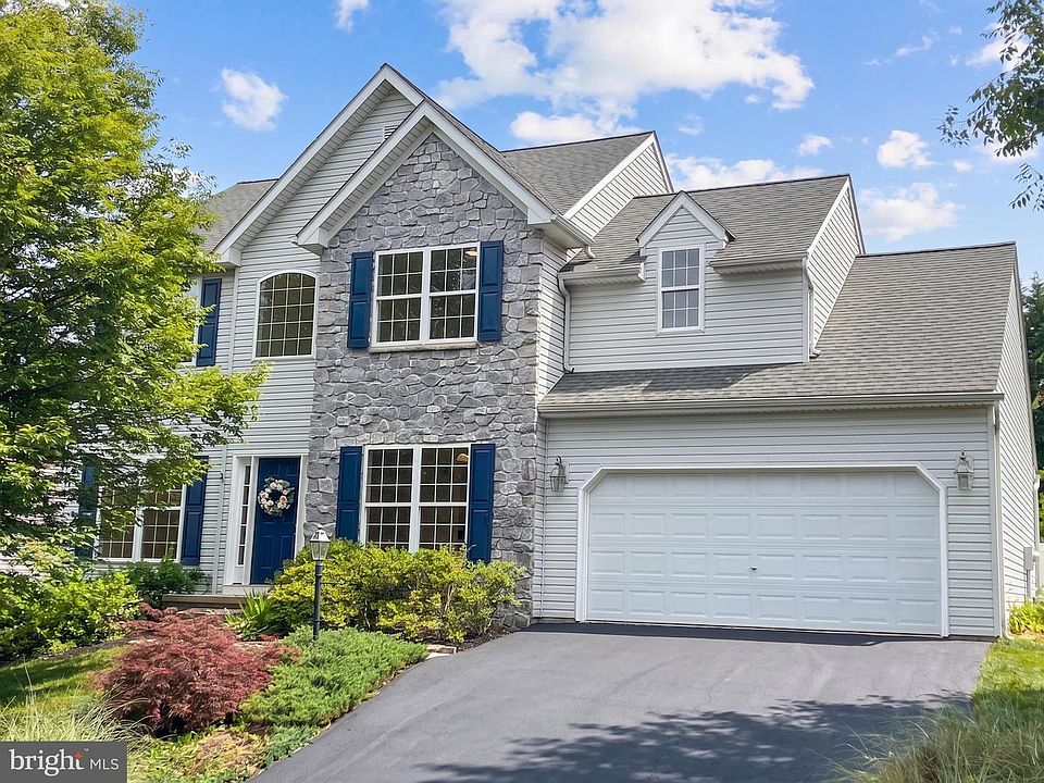 1st image of 21 Eagleton Dr