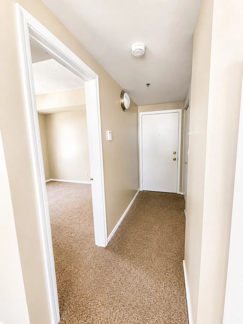 Kensington Tower Apartments — Photo 3