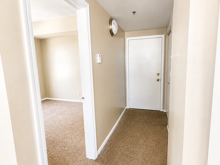 Kensington Tower Apartments — Photo 19