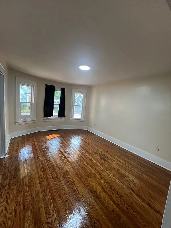3 bed, 1.0 bath, 1248 sqft, $1,500 — Photo 1